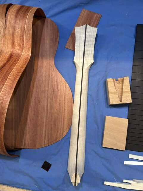 L00 Bloodwood and red spruce kit. 24.75 scale MAPLE NECK - Image 4
